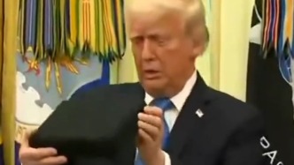 特朗普自夸认知测试满分，却连一个盒子都打不开