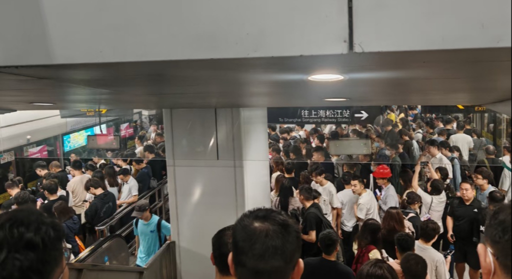 上海地铁：9号线因雨天打滑，佘山往九亭方向部分列车限速运行