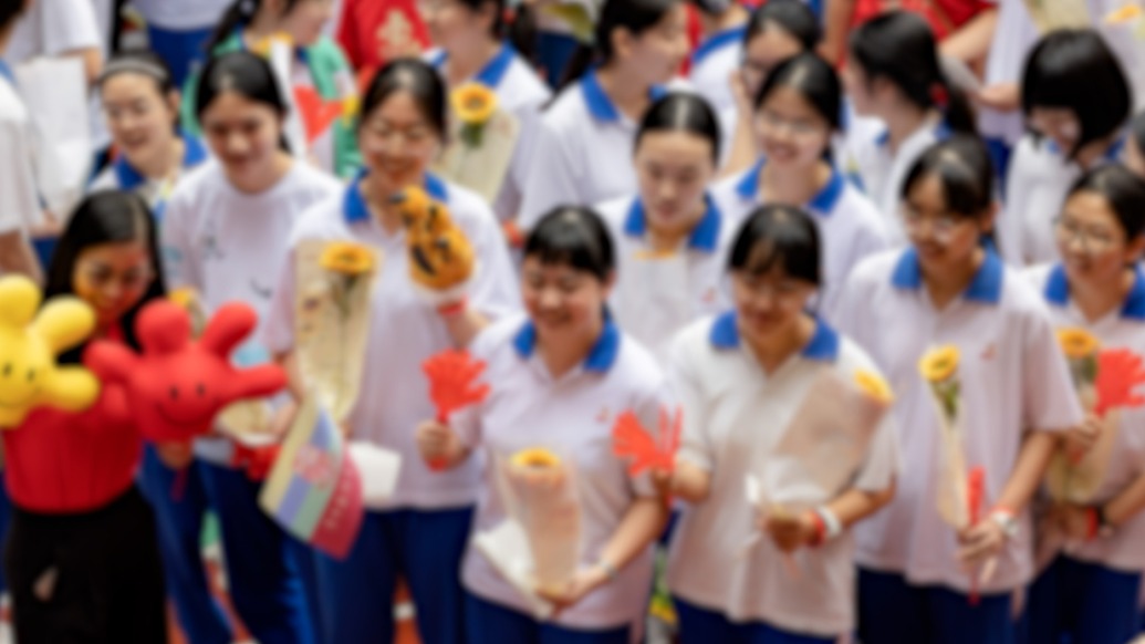 廣東明確中小學(xué)不得強(qiáng)制購(gòu)買(mǎi)校服，堅(jiān)決制止校服高端化奢侈化