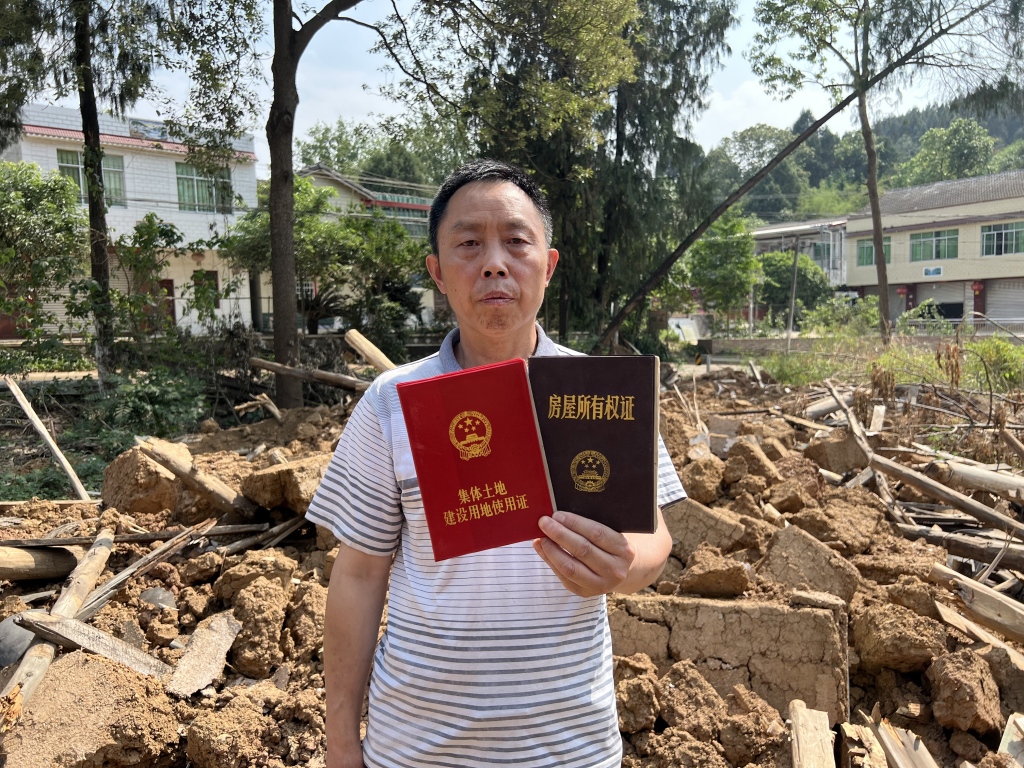 绵阳一村民在外务工家中老宅被拆，镇政府回应：系施工方误拆