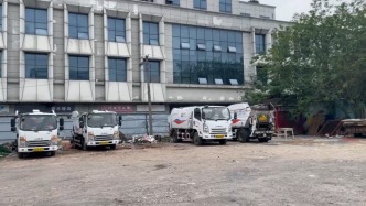 武漢一已拍賣空地閑置十余年垃圾成堆附近居民投訴，街道：將協(xié)調(diào)打掃