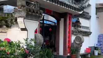 凤阳鼓楼“瀑布式”落瓦，澎湃探访黄山负责修缮的公司：员工避讳谈及此事