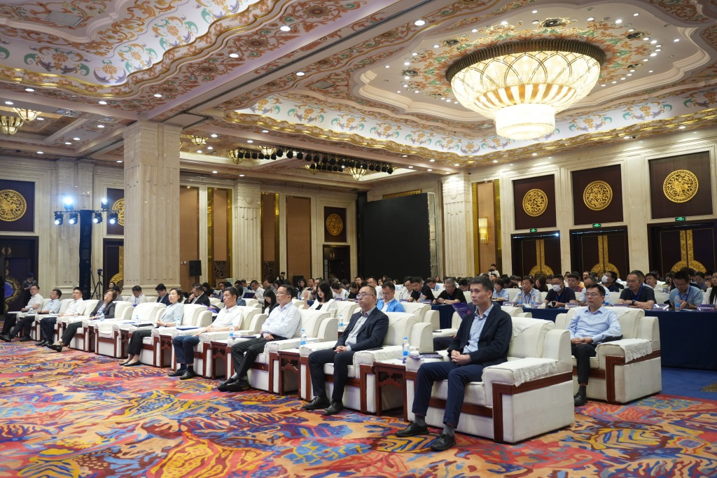 2025中国互联网大会镇江分站：探讨AI推动产业发展的机遇