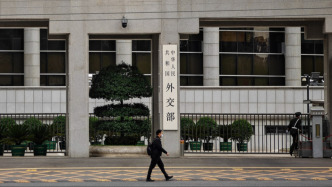 外交部：中国始终坚持和平利用外空，反对外空军备竞赛