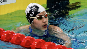 12歲小將于子迪200米蝶泳奪冠，中國“小孩姐”震驚世界