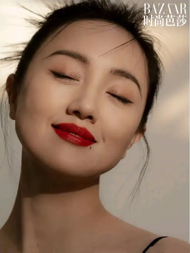 中国国家话剧院同事撰文悼念朱媛媛