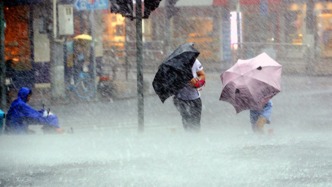 暴雨+雷電！上海“一藍一黃”預警高掛，啟動防汛防臺四級響應