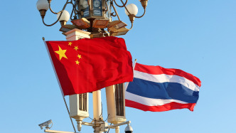 董軍會見泰國軍隊最高司令