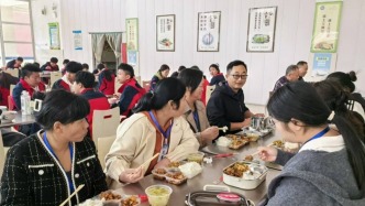 強制家長陪餐監考？家校關系為何又上熱搜