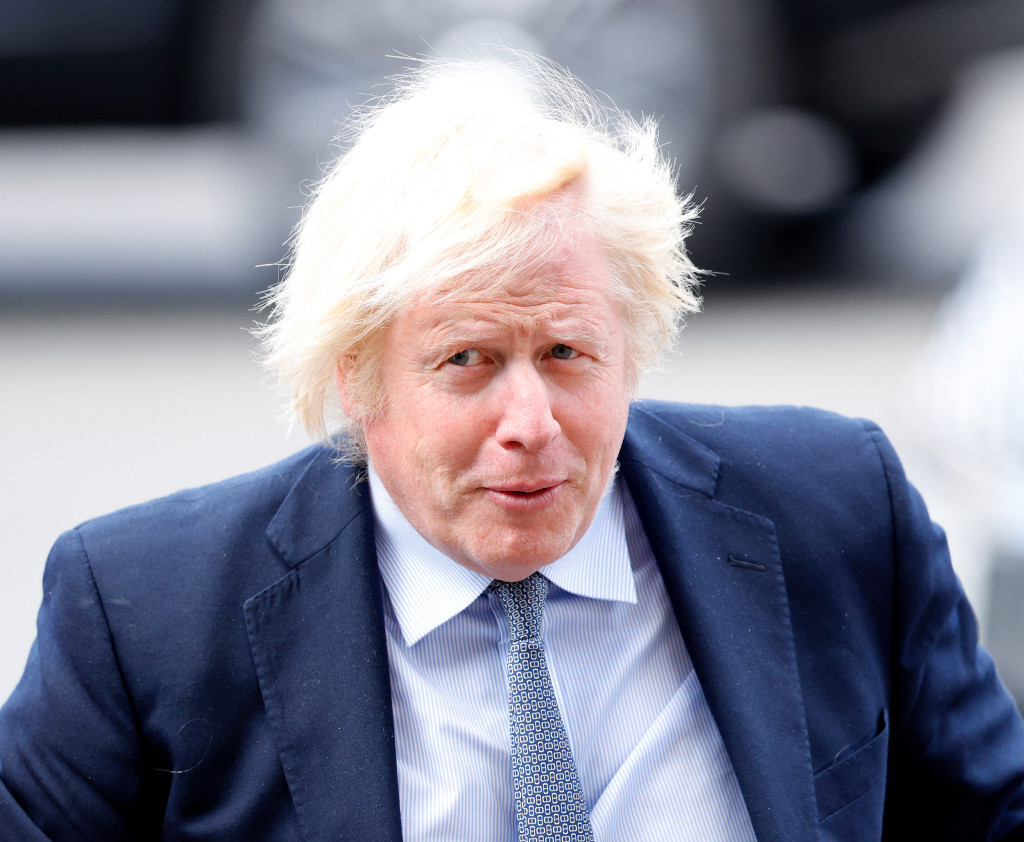 英国保守党内斗加剧，约翰逊要“王者归来”？