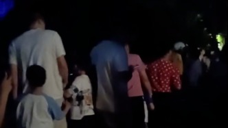 重庆一儿童疑触碰小区路灯电桩后身亡，当地应急管理局：脑部有电击痕迹