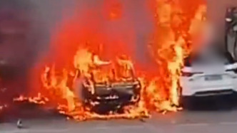 充電站多輛汽車(chē)起火，蔚來(lái)：其他品牌熱損車(chē)輛引燃兩輛蔚來(lái)汽車(chē)