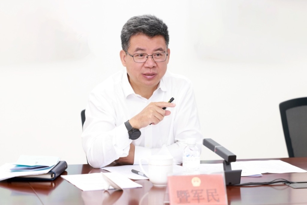 暨军民当选杭州市人大常委会主任，原为浙江省人大常委会副主任