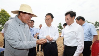 河南省委书记、省长走进田间地头：全力以赴做好“三夏”工作和安全度汛