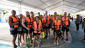 在这些外国选手眼里，赛龙舟就是中外文化最好的桥梁