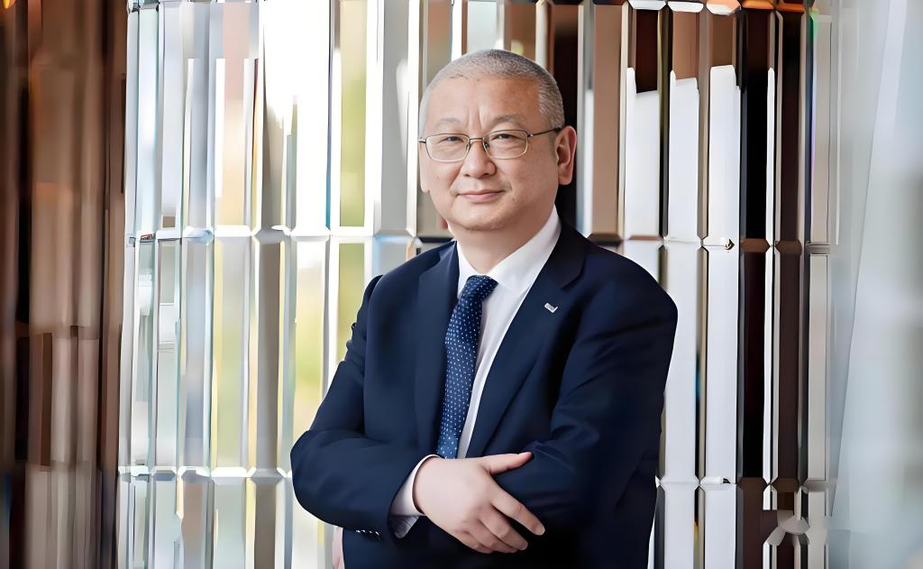隆基绿能高层大调整：创始人李振国辞任总裁，彻底专注研发