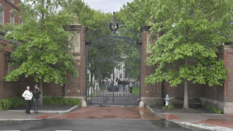 特朗普再威胁哈佛大学，考虑撤款30亿美元