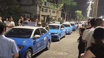 四川富顺县出租车集体停运，当地交运部门：正在协调解决