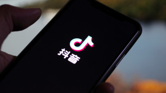 抖音：將可能誘發(fā)“網(wǎng)暴”“開盒”等事件信息納入“爭(zhēng)議”熱點(diǎn)研判處置