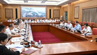 多地推進政務服務“面子工程”整治：湖南要求糾正政務大廳顯示屏林立