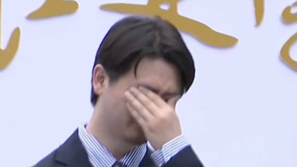 “人的一生會(huì)經(jīng)歷許多痛苦，但回首想來(lái)都是傳奇！”作家劉楚昕獲獎(jiǎng)后追憶已故女友