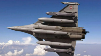 法國軍方首次回應“陣風戰機疑被擊落”：高度關注，與印度保持密切溝通