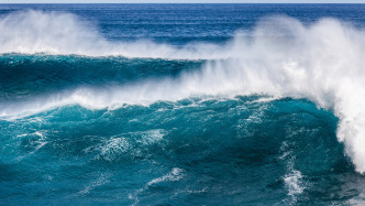 一艘移民船在西班牙加那利群島海域傾覆，至少6人死亡