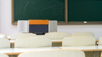 南方日報談教師遲到1分鐘被罰：教學事故緣何變“輿情事故”