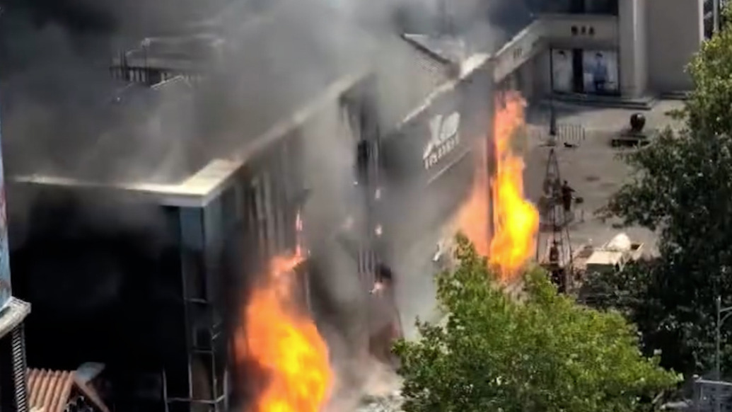 济南历下区一商铺发生火灾，5人受伤1人失联