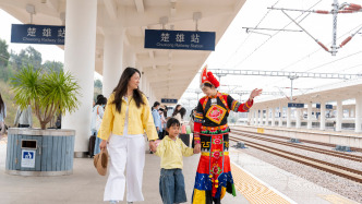 云南鐵路端午假期預(yù)計(jì)發(fā)送旅客165萬(wàn)人次