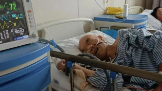 79歲老人患慢性胃炎，鄭大一附院被指按胃癌晚期切除全胃