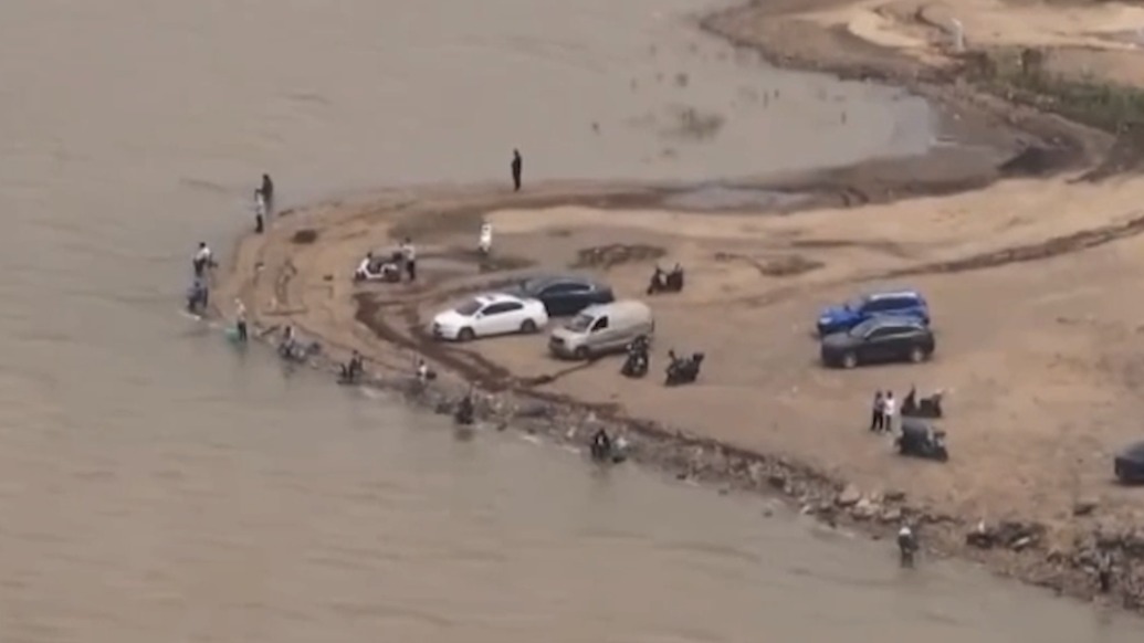 央視曝洞庭湖禁捕區(qū)猶如垂釣場