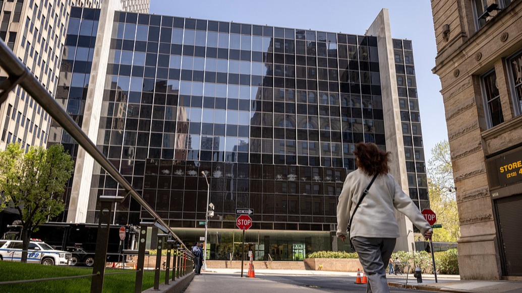 反转的裁决与频现的“三杀”：特朗普关税乱象正重新定义权力与财富？