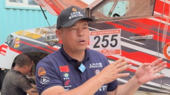 深一度｜在环塔飞驰人生21年，他说环塔一定不输达喀尔