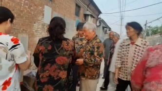 相隔2000公里，端午節(jié)她給家鄉(xiāng)老人們準(zhǔn)備了粽子