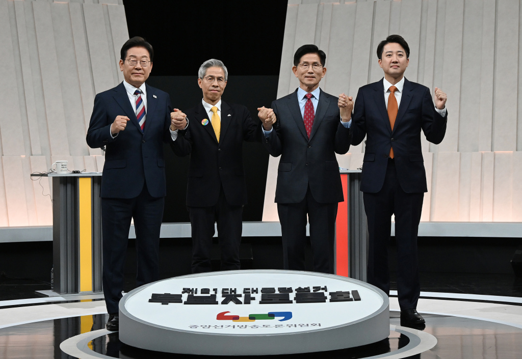 新华社：韩国大选目前选情如何？谁有望成为新总统？