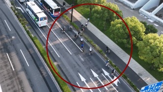 “暴騎團(tuán)”擾亂交通秩序，民警用無(wú)人機(jī)輔助執(zhí)法處罰10余人