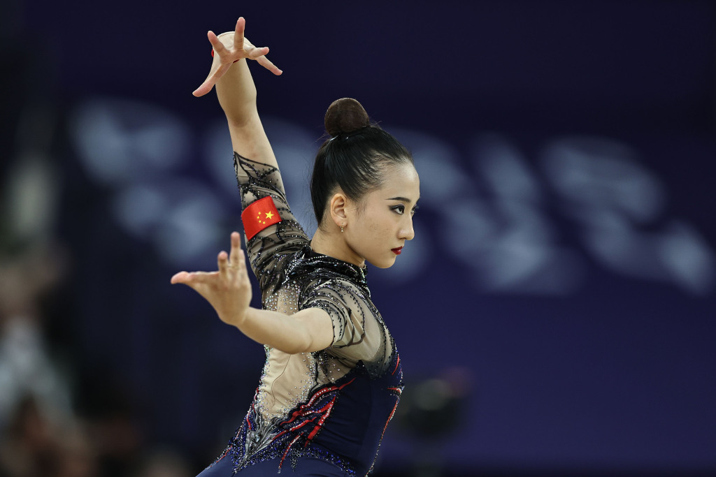 体坛联播｜中国女排今日对阵比利时，国足抵达雅加达后首训