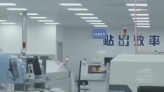 現(xiàn)場實(shí)拍霹靂-15E空空導(dǎo)彈數(shù)智化柔性生產(chǎn)線