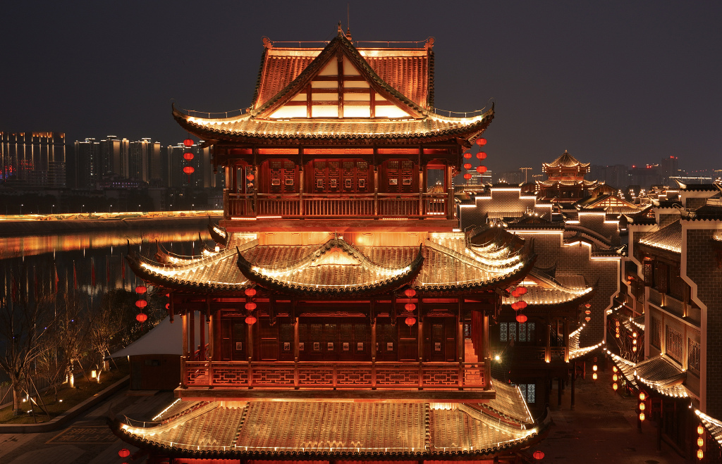 古镇再生产｜唯有直面裂隙与创伤——对古镇的精神分析