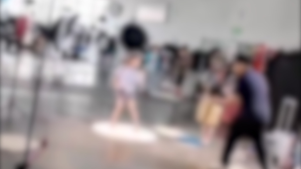有女童衣著暴露在漫展直播?廣東主辦方:發(fā)現(xiàn)不妥后及時(shí)叫停