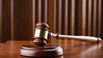 非法荐股、侵犯著作权，“DIY炒股机器人”开发者获刑