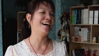 無腿修鞋匠阿泉丨理發師不好意思收錢，他表示：我和你們是一樣的
