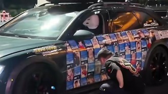 “算了，不要赔！”男子在上海外滩追尾特斯拉，车主见其做公益放弃索赔