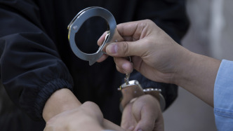盜播《藏海傳》《折腰》等熱劇，男子涉侵犯著作權罪被刑拘