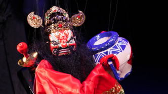 《千年非遺傀儡戲》在YOUNG劇場，指尖傳奇演繹人生百態(tài)