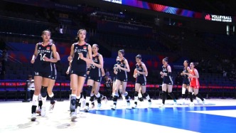 中国女排3比0横扫法国女排，斩获世界女排联赛第二胜