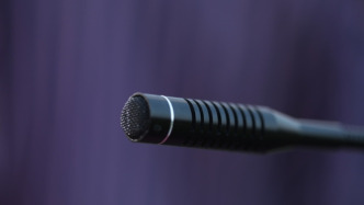 警方通報(bào)“男子騎摩托車在非機(jī)動(dòng)車道超速行駛”：為博流量謊稱趕考，將處罰