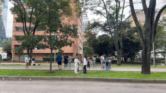哥伦比亚首都波哥大附近发生6.5级地震，部分建筑物摇晃5秒左右