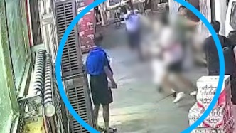 1.97米小伙用身體幫警察攔截逃竄男子：我是守門員教練